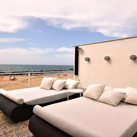 3 Bedroom Gorgeous In Trappeto *