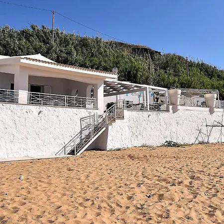 3 Bedroom Gorgeous In Trappeto