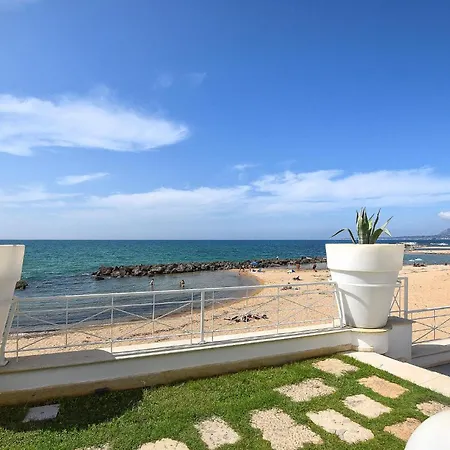3 Bedroom Gorgeous In Trappeto *